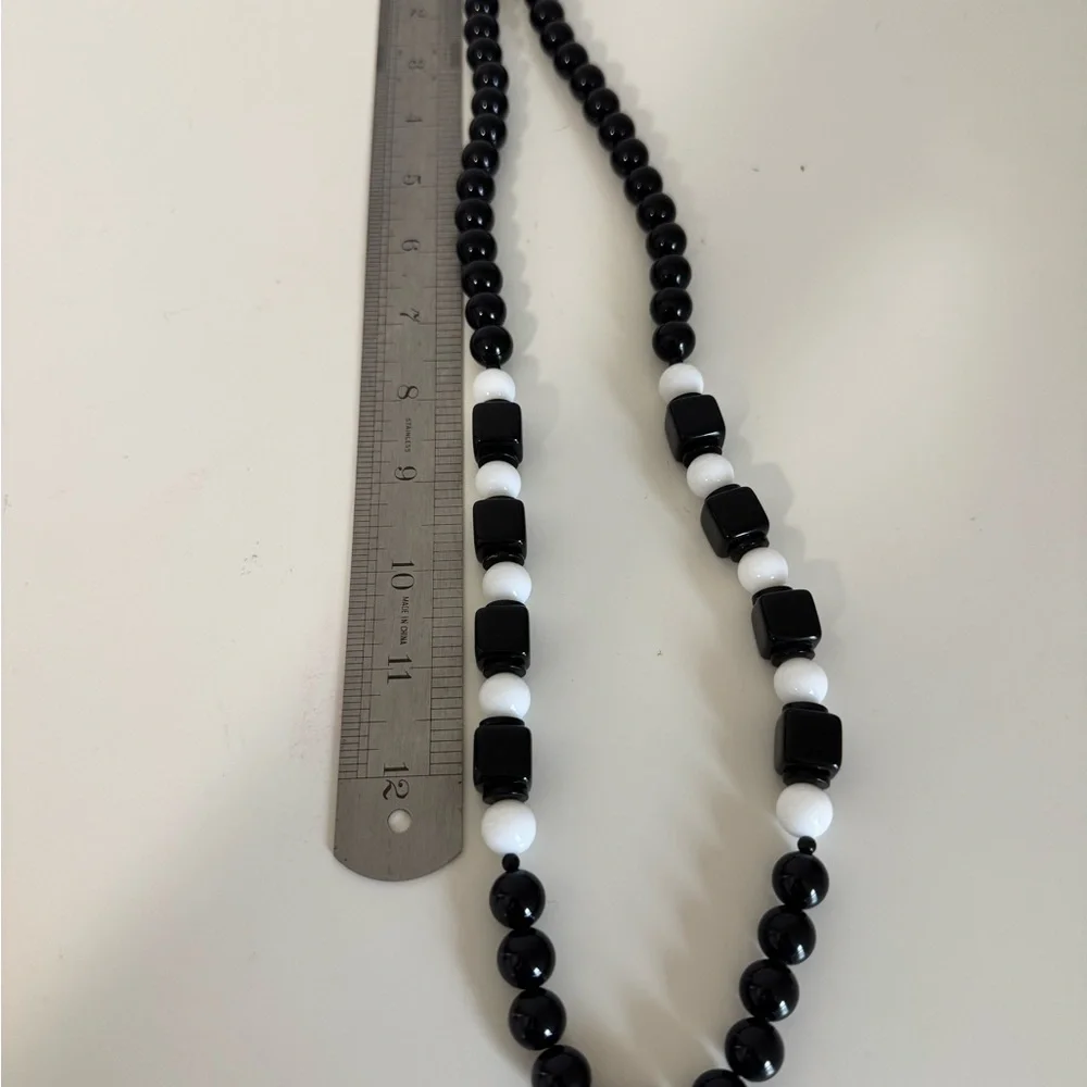 Vintage Black and White Beaded‎ Necklace